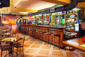 Read more about the article Restaurants and Bars